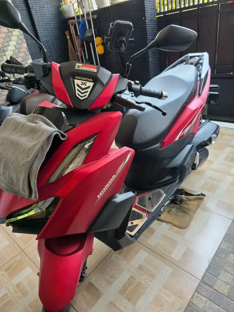 Honda Vario 160 CBS Tahun 2025
Warna Merah Doff