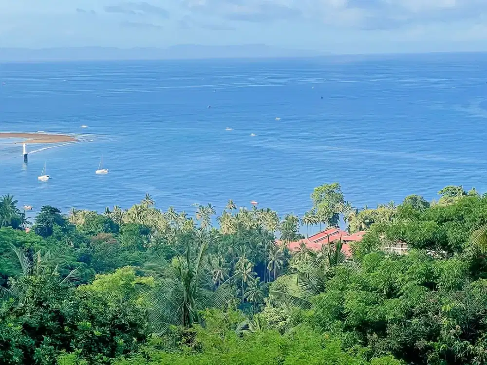 Tanah full view laut Lokasi di central Senggigi.