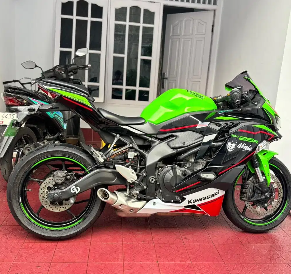Kawasaki ZX25R 250cc