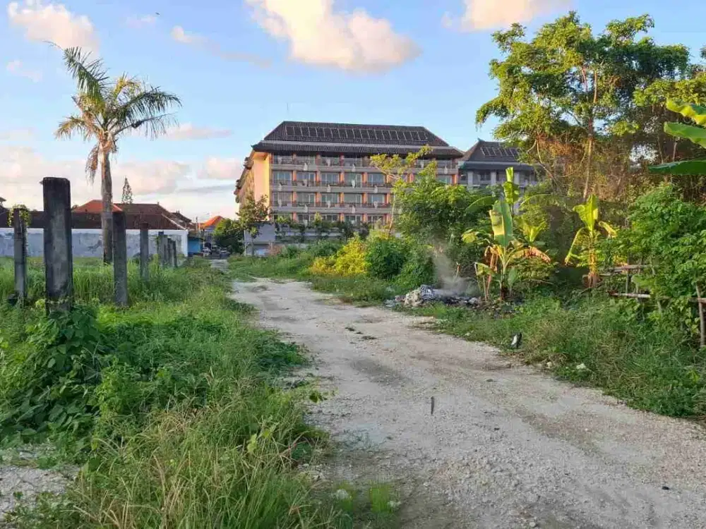 JUAL Tanah Are Premium Luas 2.7are/270m² Jl Merdeka Raya Kuta, Zona Perdagangan & Jasa area Strategis Investasi.