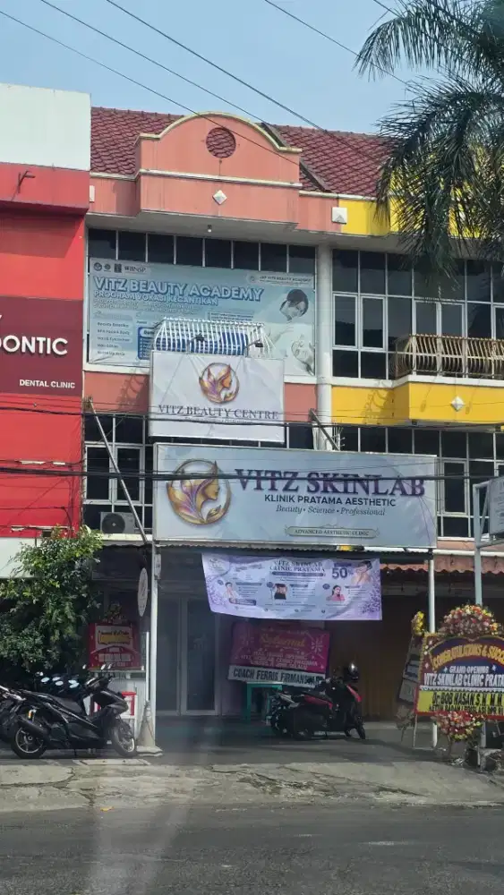 Di Sewakan ruko  LT.1 jalan utama grand galaxy