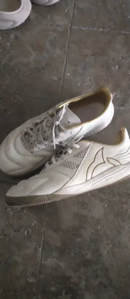 sepatu futsal ortus Forte axiom