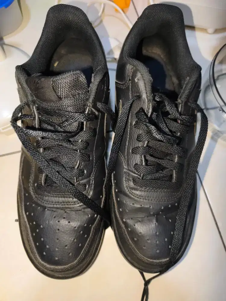 Sepatu Nike Preloved Size 42.5