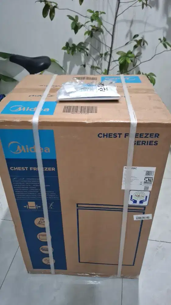 Freezer 100L (Seperti Baru)