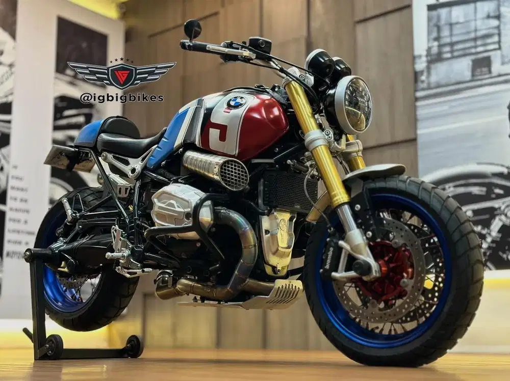 BMW R9T roadster (OPTION 719 billet SILVER EDITION)