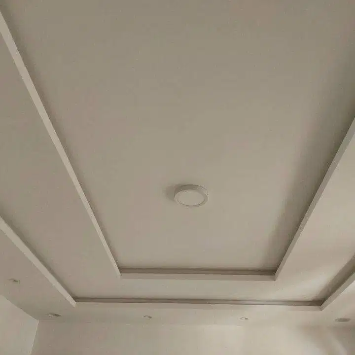 Sekat Plafon Partisi PVC GRC Gypsum Jasa Tukang Pasang Wall Moulding