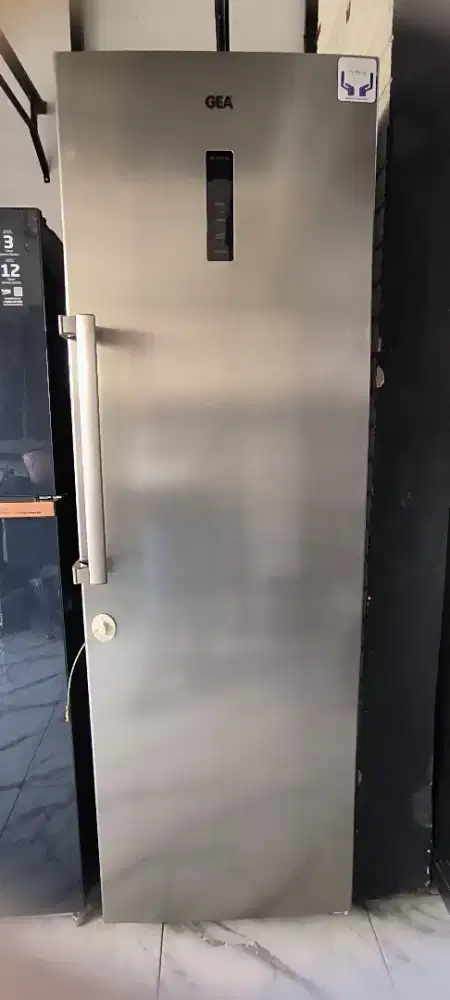 kulkas 2 unit merk gea & beko