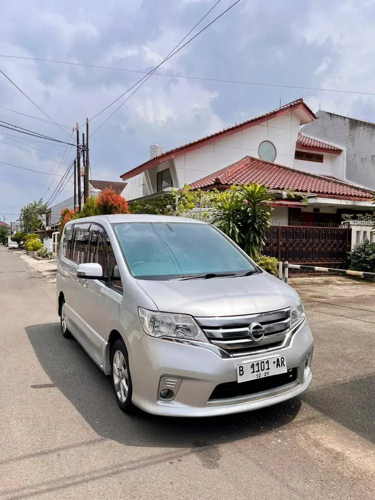 NISSAN SERENA HWS 2.0 AT 2014
