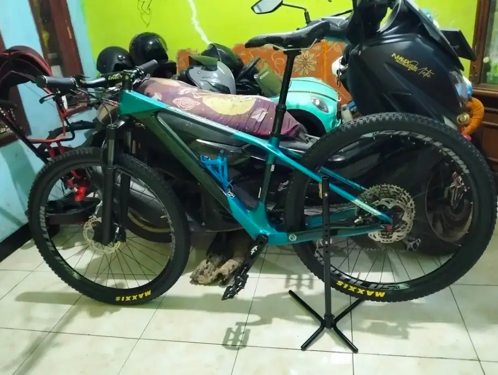 sepeda UNITED KYROSS 1.0 carbon size s full upgrade ok