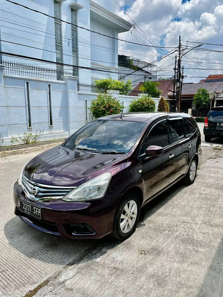 NISSAN GRAND LIVINA SV 1.5 AT 2015