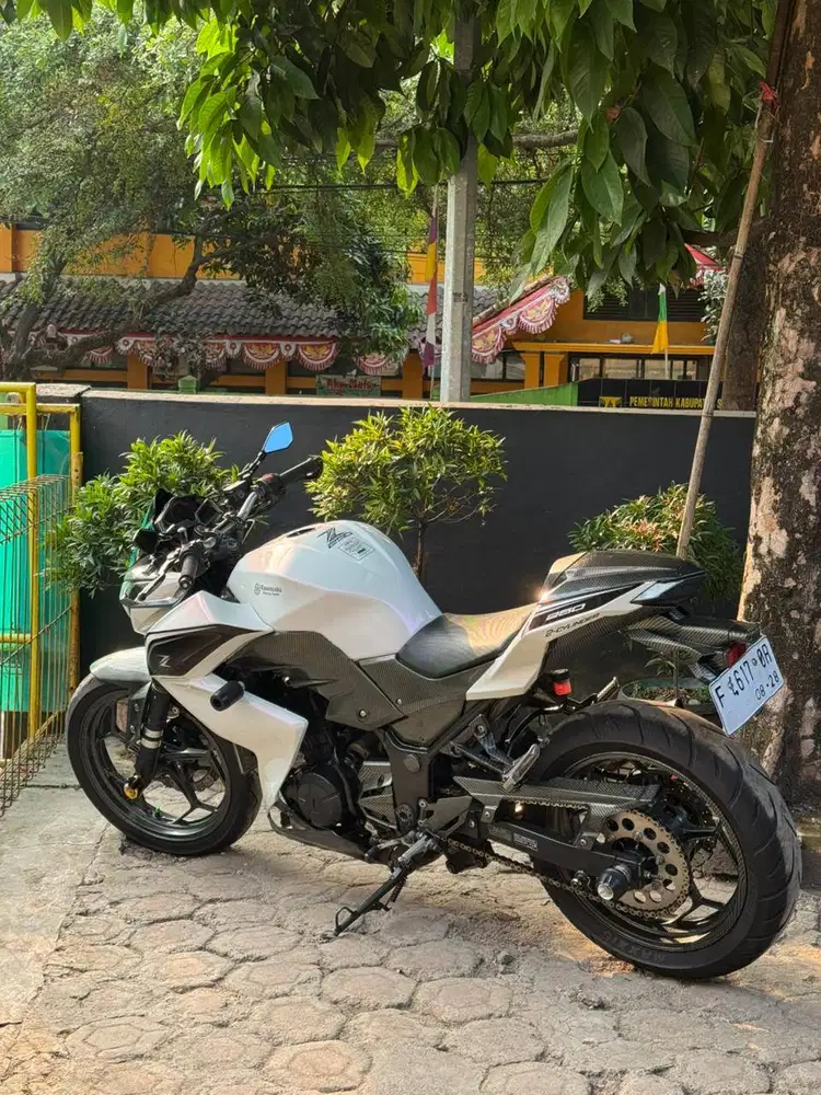 Kawasaki Z250 2013 Putih Terawat