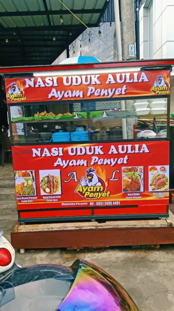 Nasi uduk ayam penyet