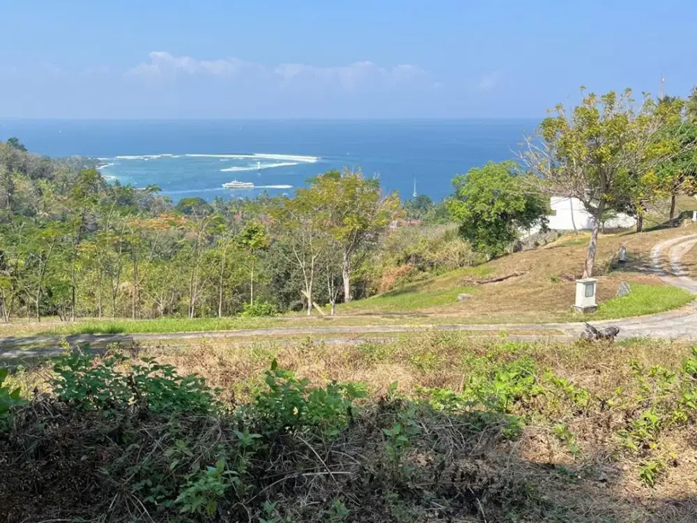 Tanah full view laut Lokasi di central Senggigi.