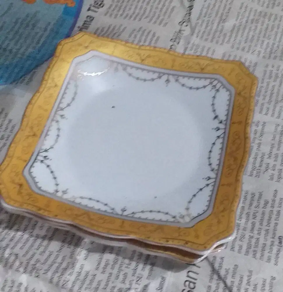 Piring Kue Vicenza Motif Padi Isi 12 Pcs, Minus Kotak