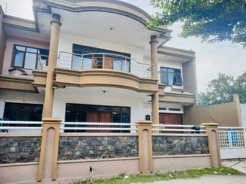 Rumah 2 Lantai Siap Huni Komplek Elit Muara Lokasi Tengah Kota Bandung