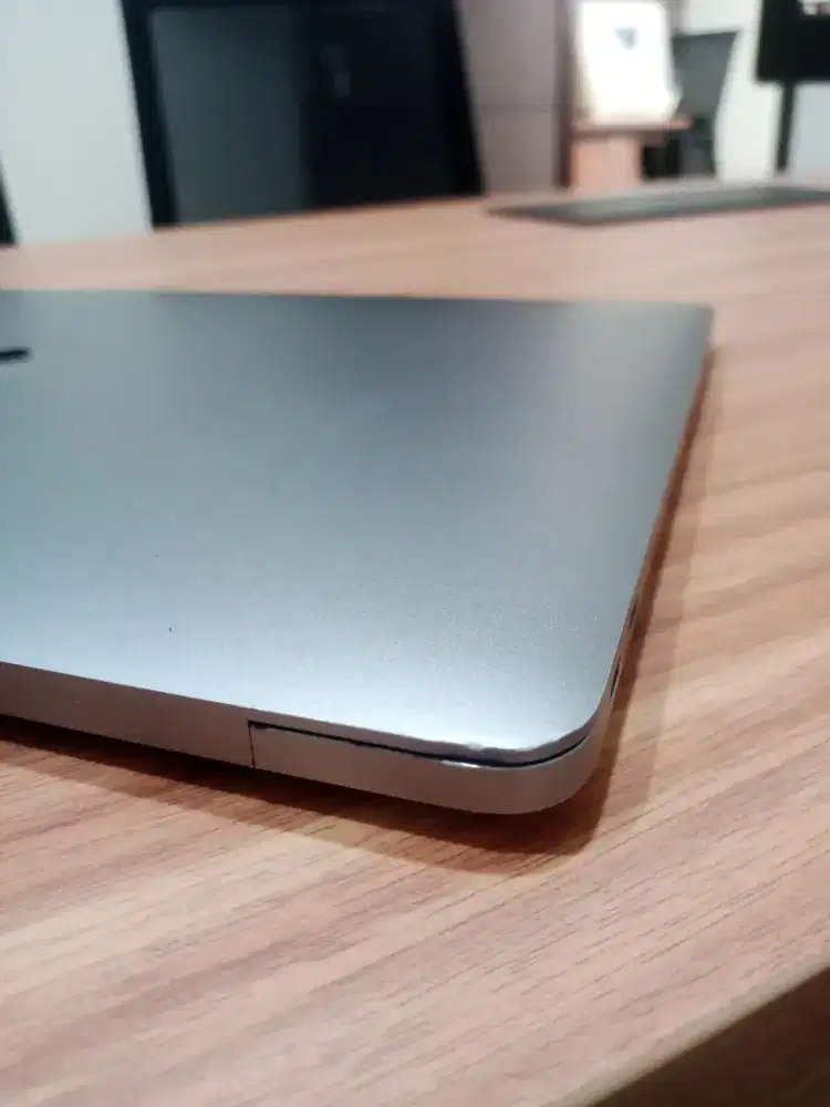 Macbook pro 2017 minus