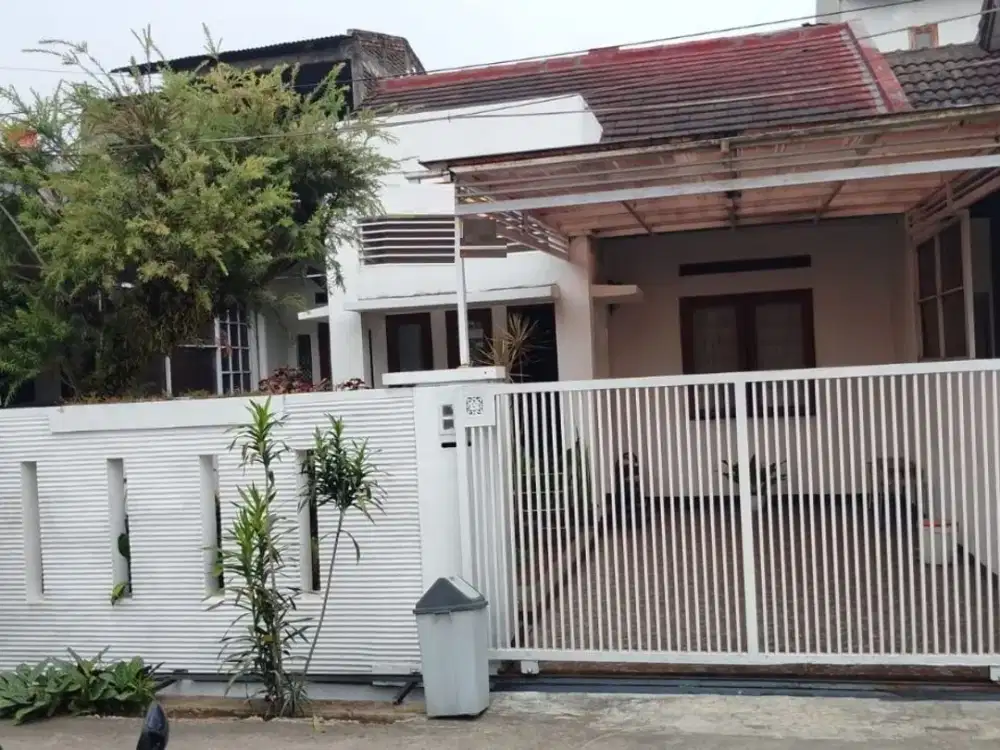 Rumah Terawat Cisaranten Arcamanik Siap Huni