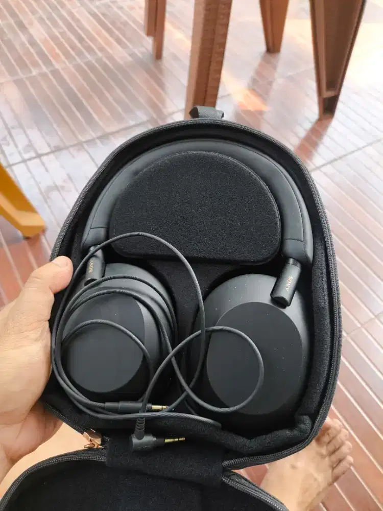 Sony WH-1000XM5