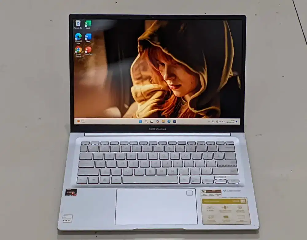 Type Laptop Asus Vivobook M1403QA