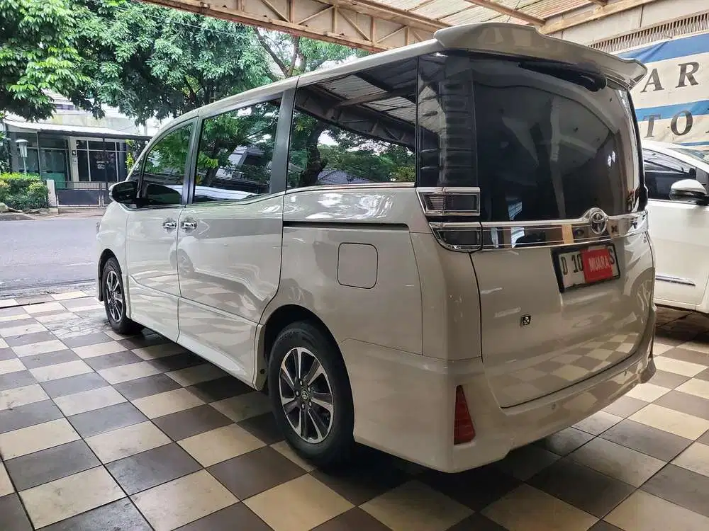 Toyota Voxy 2021 last edition