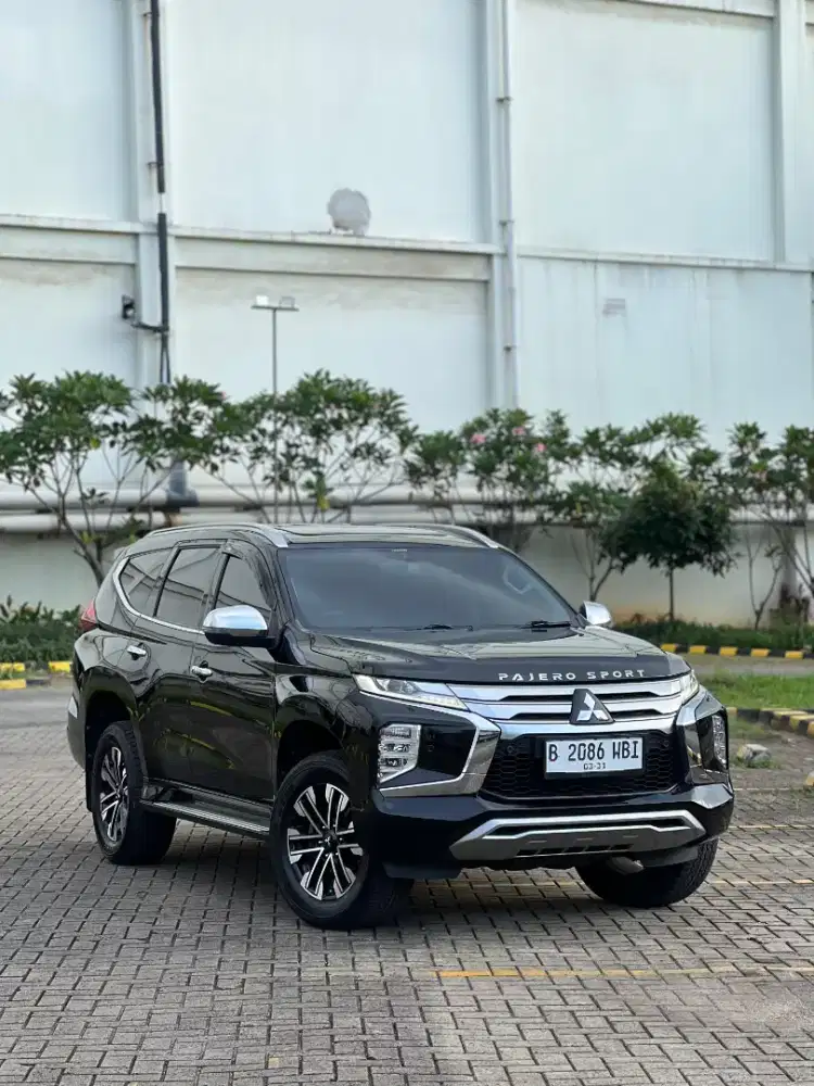 Pajero Sport Dakar 4x2 AT 2021 Hitam