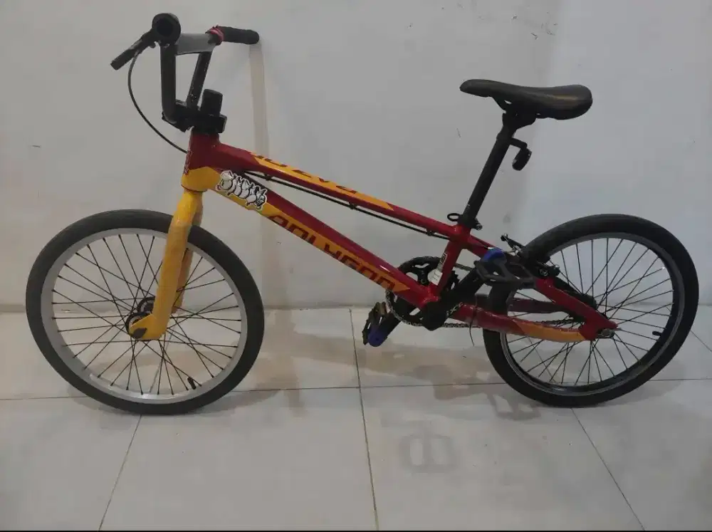 sepeda bmx polygon razor