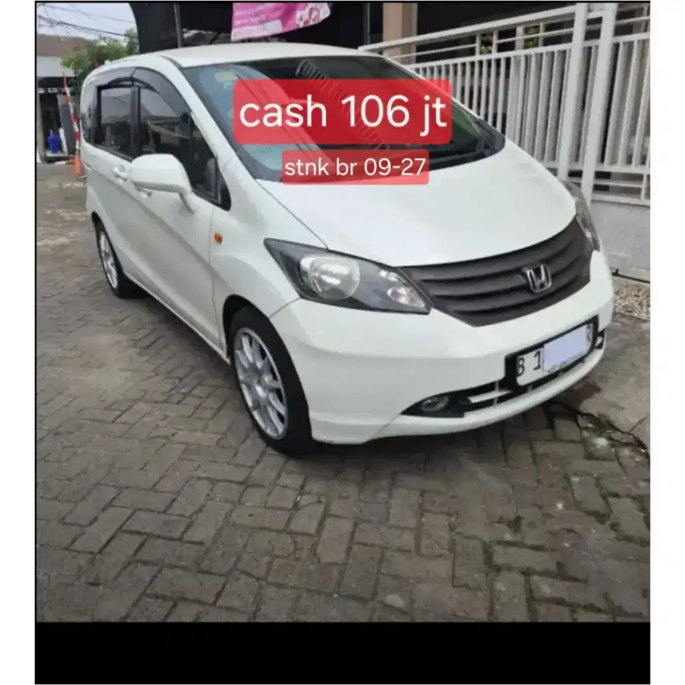 Honda freed th thn 2011  putih