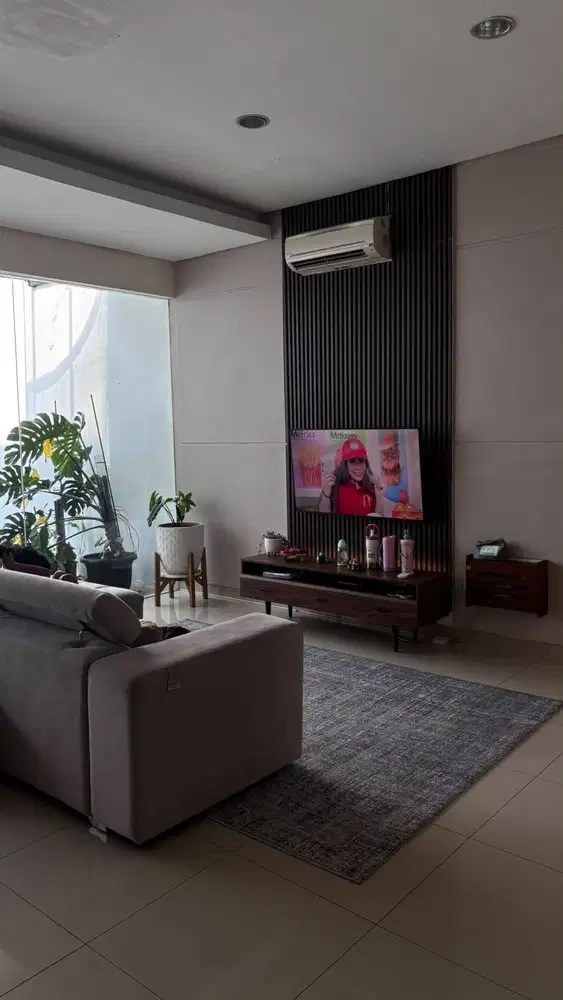 Sewa Rumah Langka di Green lake City, Cluster Amerika Semi Furnished