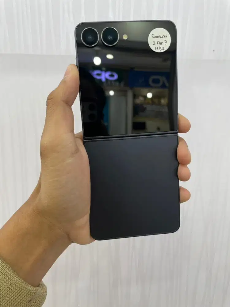 SAMSUNG ZFLIP 7 RAM 12/512GB MULUS LIKE NEW
