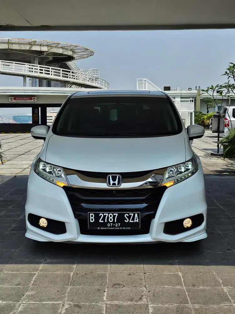 HONDA ODYSSEY 2,4 E 2017 SENSING CVT, TDP 5jt cashback 5jt