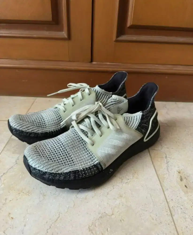 Dijual Sepatu Adidas