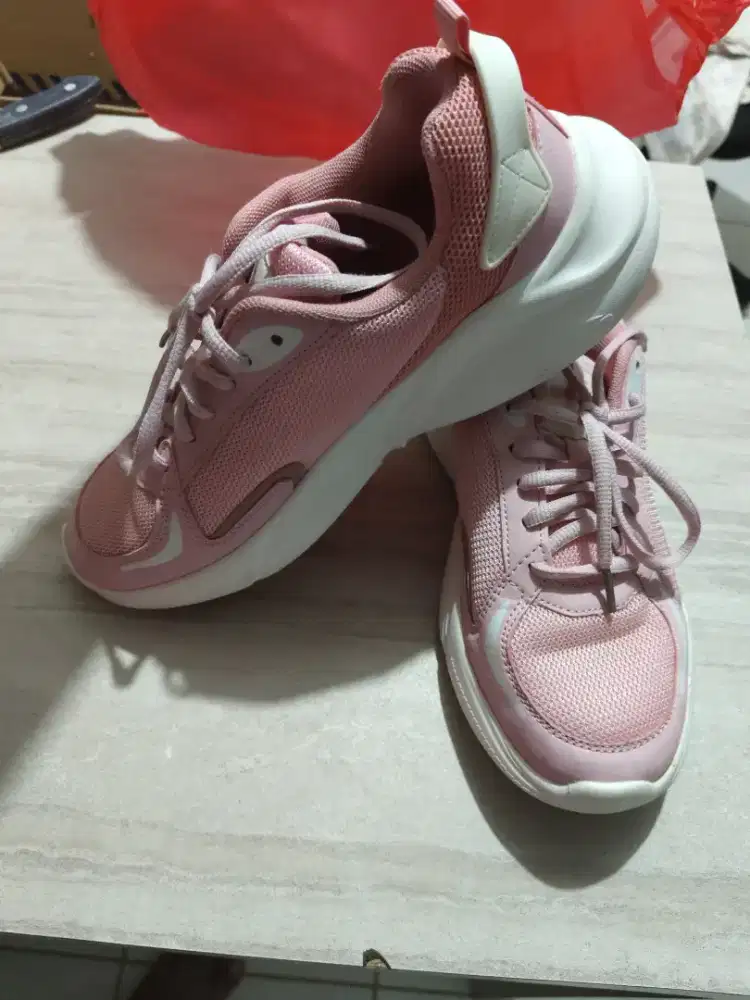 Sepatu diandora