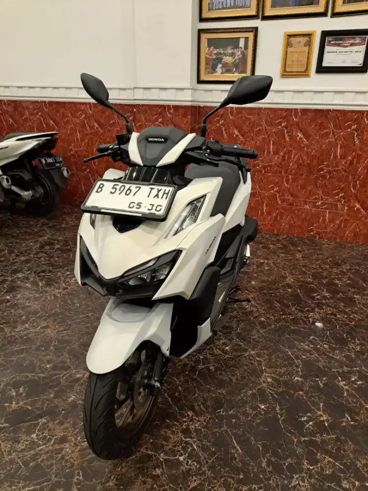 Hub ima DP 2 jt VARIO 16P CBS 2025 LIKE NEW KM RENDAH . PROSES MUDAH