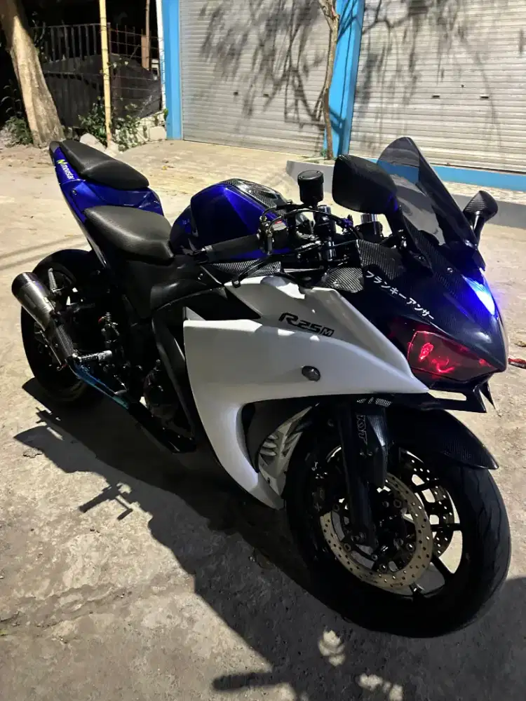 Yamaha R25 2014 Movistar