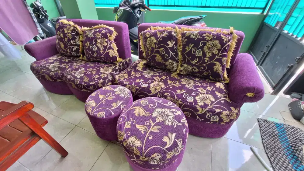 Sofa minimalis 2buah double sofa, 4bantal sofa, 2 kursi bulat