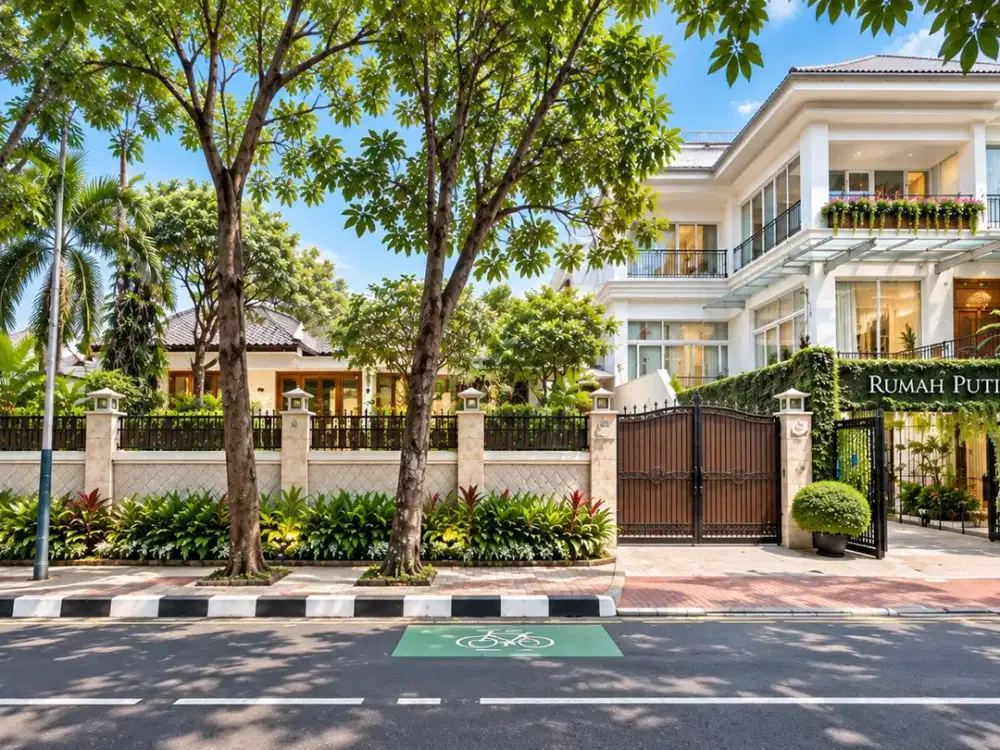 DIJUAL RUMAH 2 LANTAI - TEBET BARAT RAYA, JAKARTA SELATAN  LOKASI STRATEGIS • LAHAN LUAS • COCOK UNTUK HUNIAN & INVESTASI