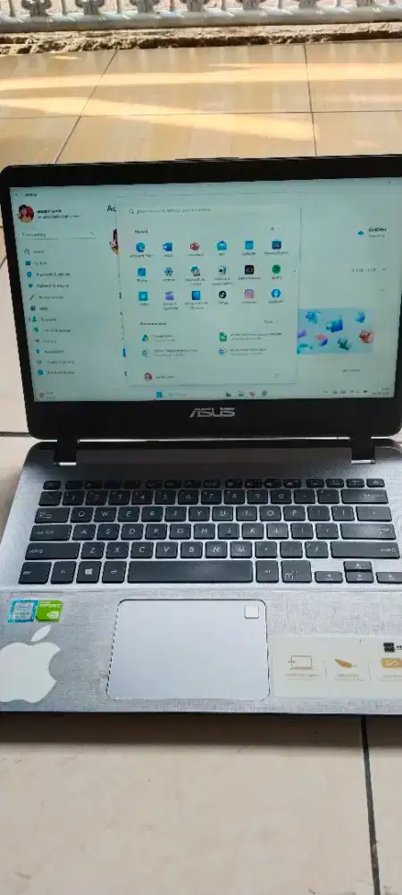 Laptop Asus x407F