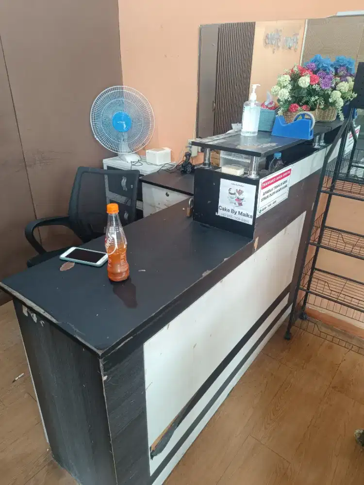 Meja Kasir Bekas