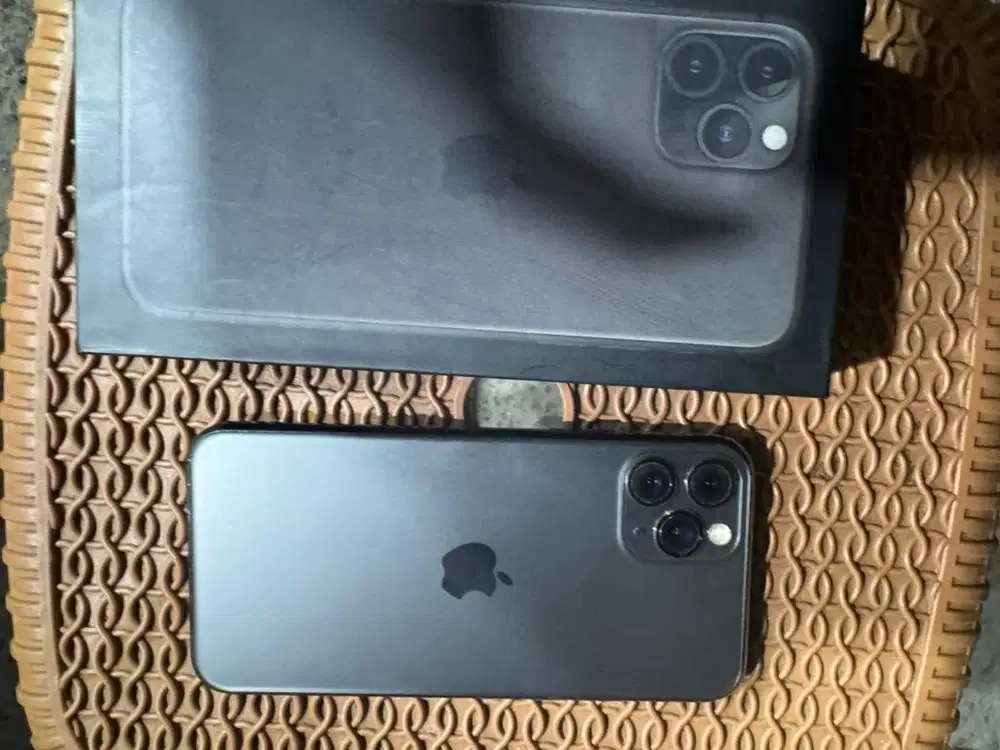 Iphone 11 pro 256gb sesuai judul
