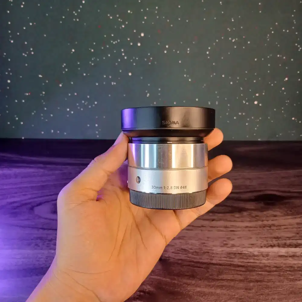 SIGMA 30MM F2.8 SILVER GOOD CONDITION FOR SONY
