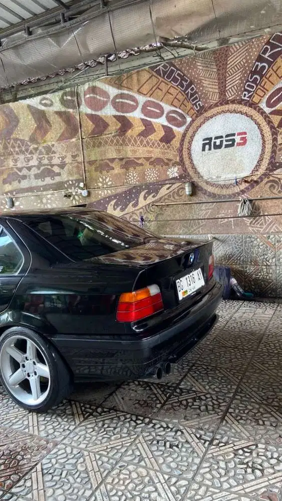 BMW 318i 1997 Bensin