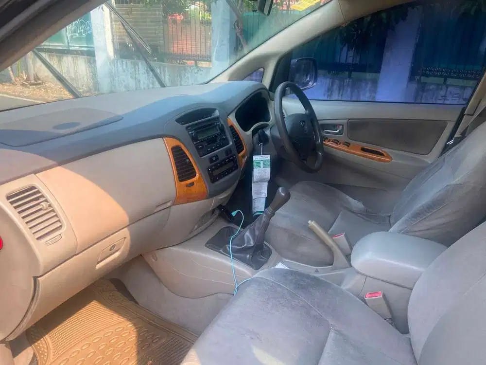 Toyota Kijang Innova 2009 Bensin