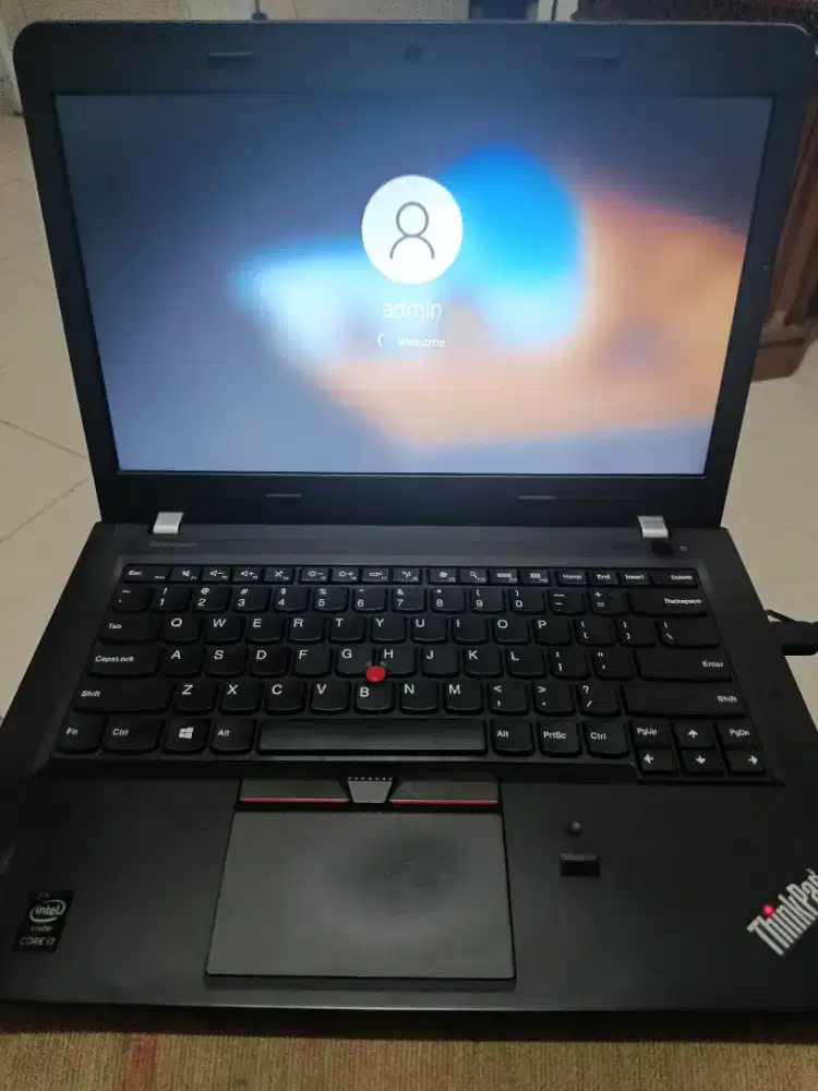 Dijual laptop lenovo intel core i7