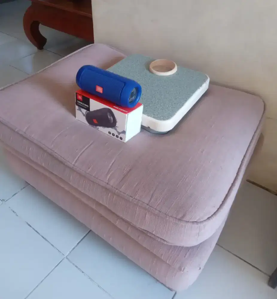 Dijual Borongan Kursi Sofa,Lemari,Timbangan & SpeakerJBL Hrg 600rb