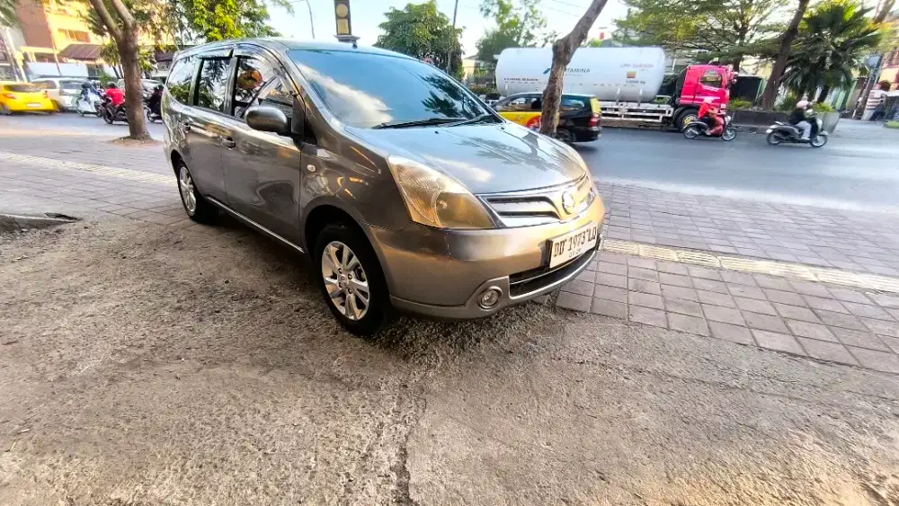 Grand Livina SV