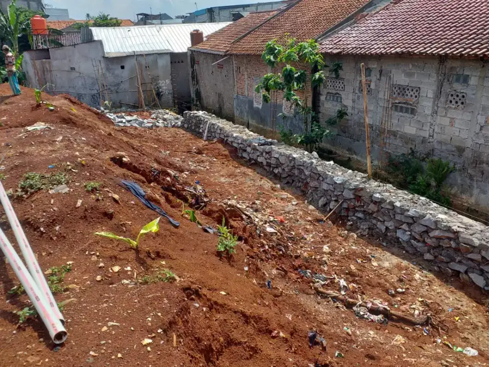 Gali pondasi bongkar bangunan beton cut and fill