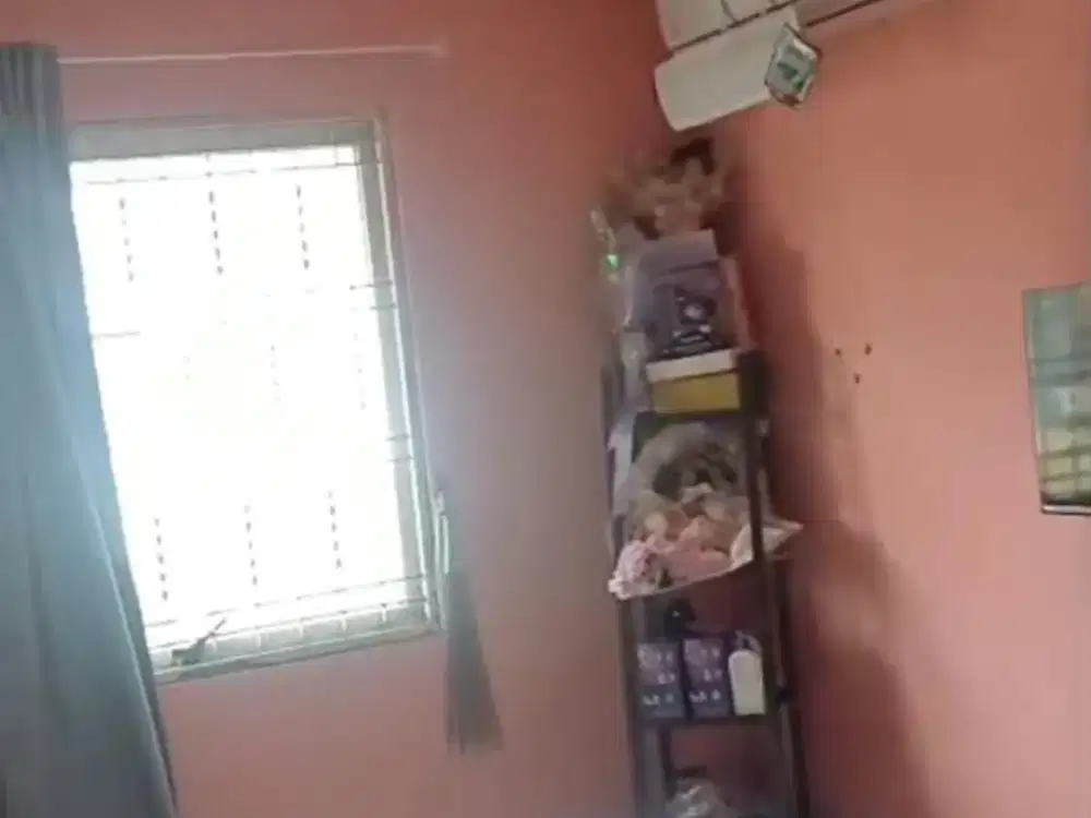 Rumah Bagus 2 Lantai di Taman Semanan Indah