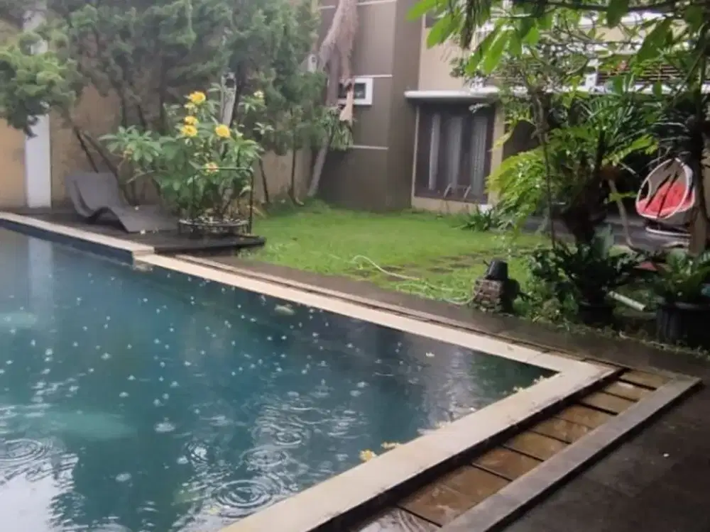 Termurah Dijual Rumah 2 Lantai dengan Kolam Renang di Kopo Mas Regency Kota Bandung