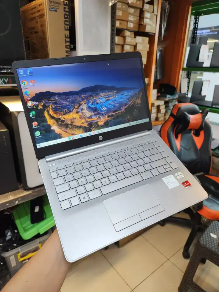 Jual laptop hp 14s-dk1122AU amd athlon ram 8 ssd 256 GB