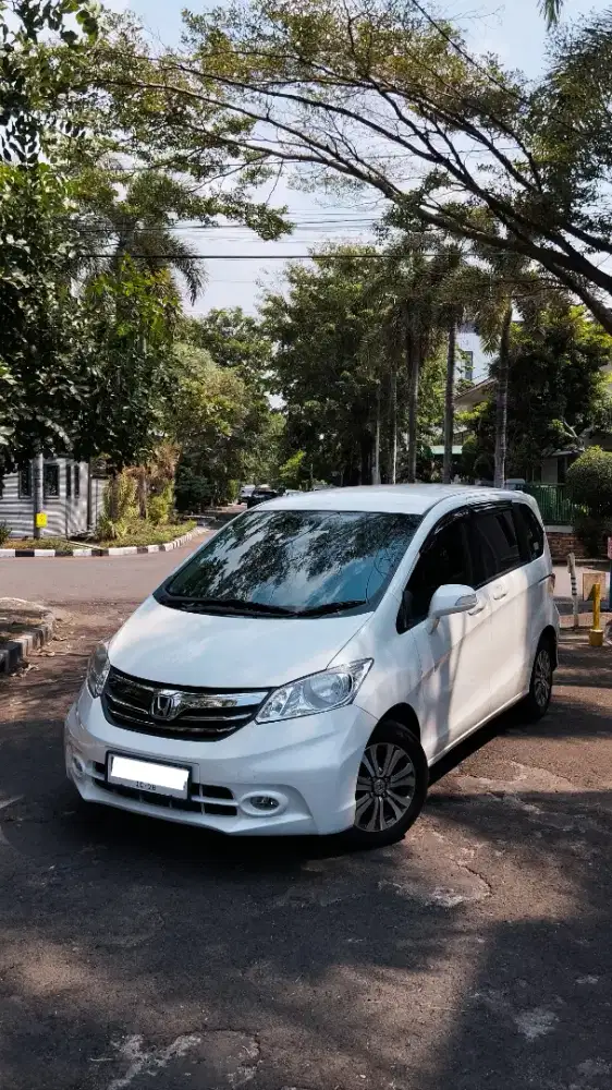 HONDA FREED E PSD 2013